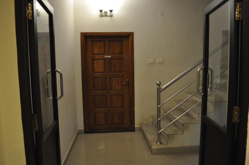 Jyothi Suites Tiruchirappalli Exterior foto